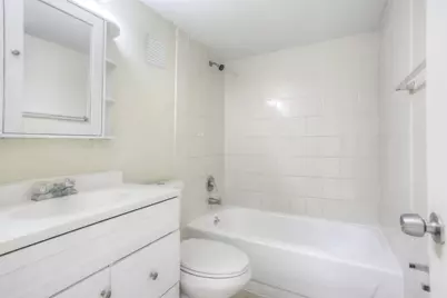 5808 W 26th Avenue #211, Hialeah, FL 33016 - Photo 9