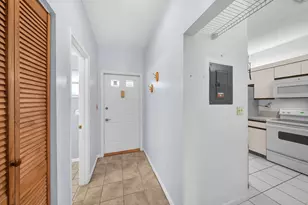 207 E Hemingway Cir, Margate, FL 33063 - Photo 5