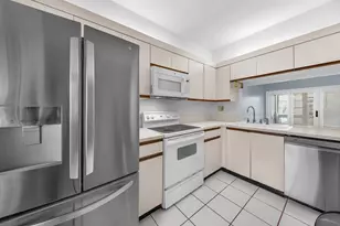 207 E Hemingway Cir, Margate, FL 33063 - Photo 13