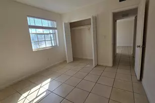 1290 NE 142nd St, Miami, FL 33161 - Photo 5