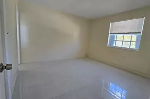 1290 NE 142nd St, Miami, FL 33161 - Photo 3