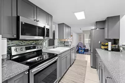 7303 NW 64th Street, Tamarac, FL 33321 - Photo 11