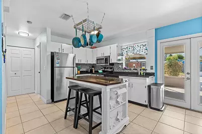 1085 24th Place, Vero Beach, FL 32962 - Photo 9