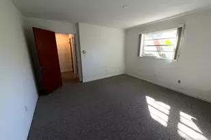 909 Canal Cir, Sebastian, FL 32958 - Photo 11