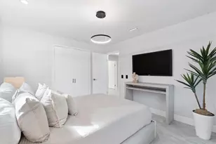 360 NW 33rd St, Oakland Park, FL 33309 - Photo 5