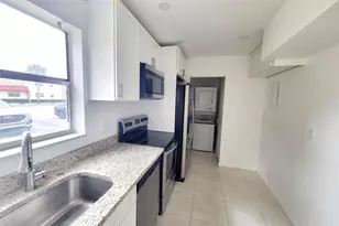 497 Lake Dora Dr, West Palm Beach, FL 33411 - Photo 3