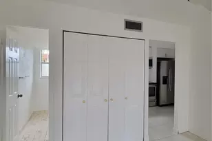 497 Lake Dora Dr, West Palm Beach, FL 33411 - Photo 5
