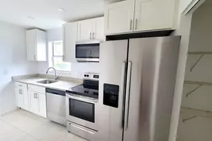 497 Lake Dora Dr, West Palm Beach, FL 33411 - Photo 3