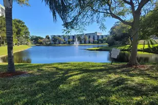 2200 S Cypress Bend Dr, Pompano Beach, FL 33069 - Photo 13