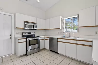 274 NW 107th Avenue, Coral Springs, FL 33071 - Photo 27