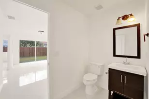 11208 Rhapsody Rd, Hollywood, FL 33026 - Photo 19