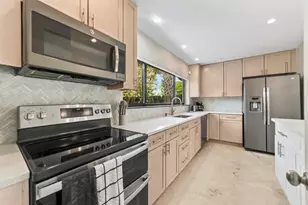 1908 NE 27th St, Wilton Manors, FL 33306 - Photo 9