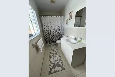 21016 NW 39th Avenue, Miami Gardens, FL 33055 - Photo 17