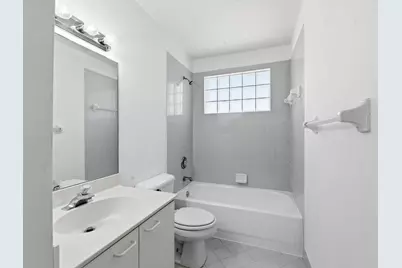 15860 NW 14th Road, Pembroke Pines, FL 33028 - Photo 21