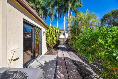 2925 Azalea Drive, Hollywood, FL 33026 - Photo 13