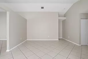 15745 NW 16th Ct, Pembroke Pines, FL 33028 - Photo 9