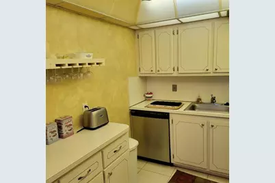 351 Markham P #351, Deerfield Beach, FL 33442 - Photo 3