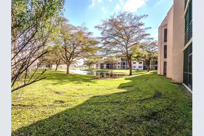 10332 Sunrise Lakes Boulevard #310, Sunrise, FL 33322 - Photo 27