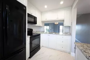 10332 Sunrise Lakes Blvd, Sunrise, FL 33322 - Photo 7