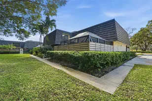 1601 16th Terrace, Palm Beach Gardens, FL 33418 - Photo 3