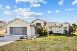 590 SW Lacroix Ave, Port Saint Lucie, FL 34953 - Photo 1