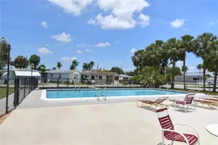 8608 SW 17th St, Davie, FL 33324 - Photo 17