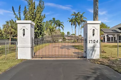 1704 SW 142nd Avenue, Davie, FL 33325 - Photo 3