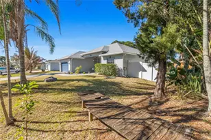 1209 SW Emerald Ave, Port Saint Lucie, FL 34953 - Photo 5