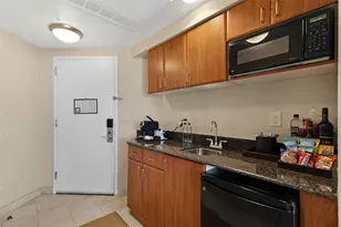 18001 Collins Ave, Sunny Isles Beach, FL 33160 - Photo 33
