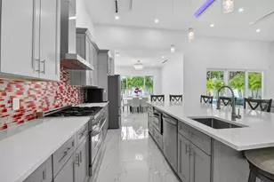 711 NE 6th St, Boca Raton, FL 33432 - Photo 23