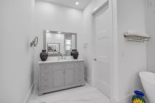 711 NE 6th St, Boca Raton, FL 33432 - Photo 43