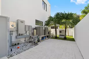 1111 SE 9th Ave, Fort Lauderdale, FL 33316 - Photo 61