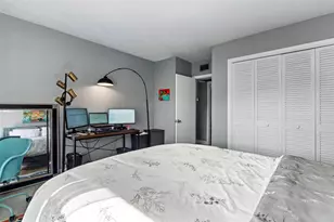 124 NE 19th Ct, Wilton Manors, FL 33305 - Photo 13