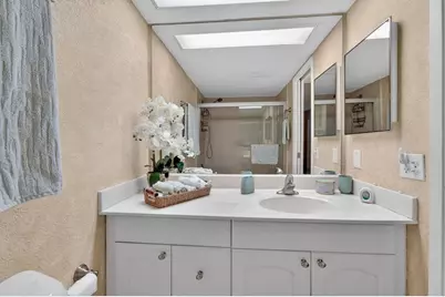 575 Oaks Lane #1002, Pompano Beach, FL 33069 - Photo 13