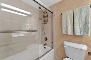 575 Oaks Ln, Pompano Beach, FL 33069 - Photo 17