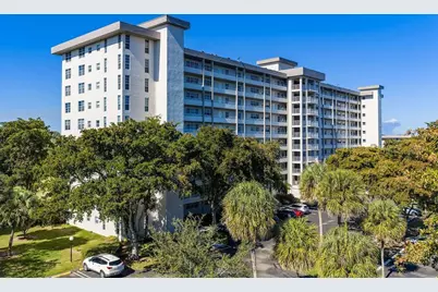 575 Oaks Lane #1002, Pompano Beach, FL 33069 - Photo 1