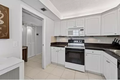575 Oaks Lane #1002, Pompano Beach, FL 33069 - Photo 27