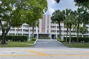 8735 Ramblewood Dr, Coral Springs, FL 33071 - Photo 7