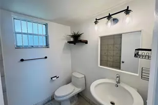 600 NE 25th St, Miami, FL 33137 - Photo 7