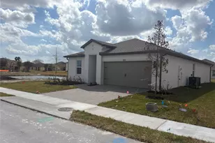 323 Seascape Dr, Fort Pierce, FL 34945 - Photo 1