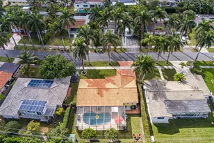 1017 NE 4th St, Hallandale Beach, FL 33009 - Photo 9