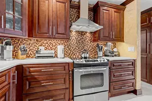 1017 NE 4th St, Hallandale Beach, FL 33009 - Photo 21