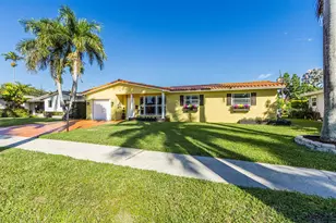 1017 NE 4th St, Hallandale Beach, FL 33009 - Photo 3