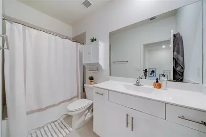 11392 W 34th Way, Hialeah, FL 33018 - Photo 17