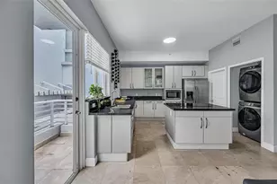 832 N Victoria Park Rd, Fort Lauderdale, FL 33304 - Photo 9