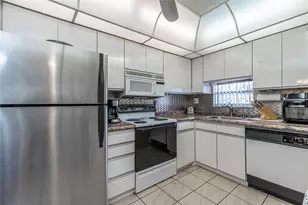 700 S Hollybrook Dr, Pembroke Pines, FL 33025 - Photo 15