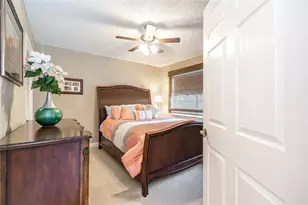700 S Hollybrook Dr, Pembroke Pines, FL 33025 - Photo 9