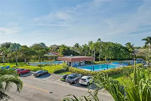 8970 S Hollybrook Blvd, Pembroke Pines, FL 33025 - Photo 7