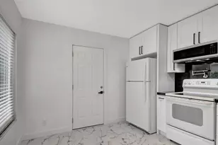 3883 Island Club Circle, Lake Worth, FL 33462 - Photo 5