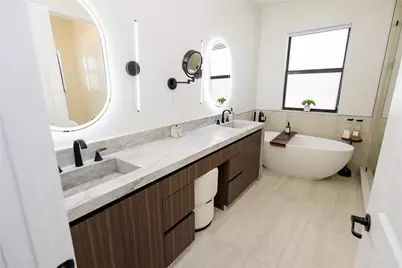 9766 W 34th Avenue, Hialeah, FL 33018 - Photo 17